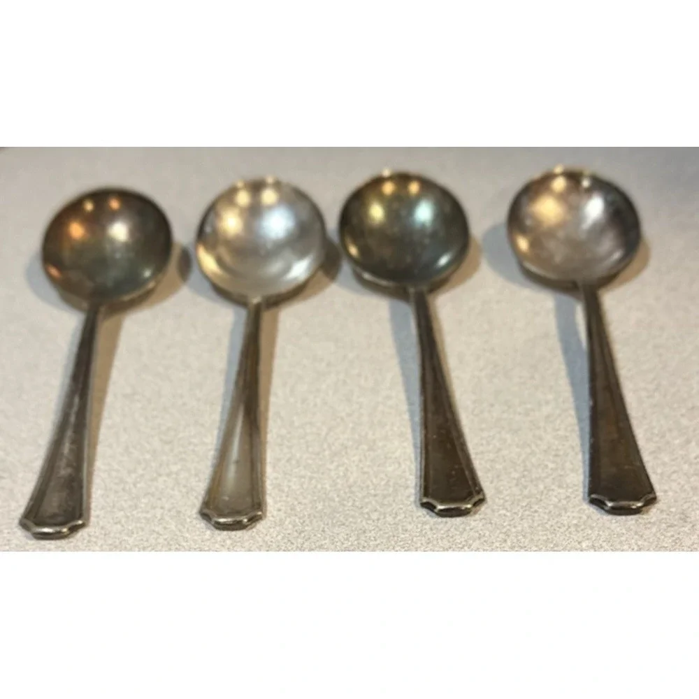 Vintage Oneida Clairhill Hotel Plate (4) Soup Boullion Gravy Spoon Silver Plated